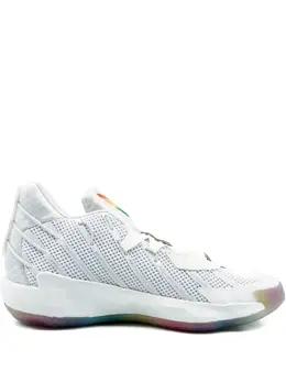 adidas: Белые кроссовки  Dame 7