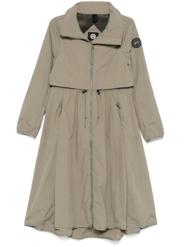 Canada Goose: Зелёное пальто 