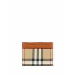 BURBERRY: Коричневая обложка 