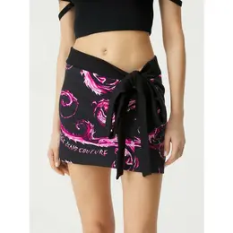 Versace Jeans Couture: Чёрная юбка 