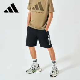 adidas: Спортивные шорты 