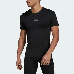 adidas: Чёрная футболка 