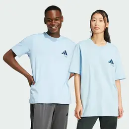 adidas: Спортивная футболка 