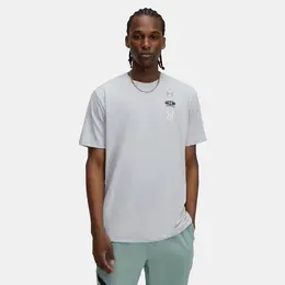 Under Armour: Спортивная футболка 