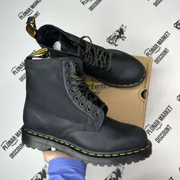 Dr. Martens: Чёрные ботинки  1460