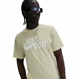 NIKE: Бежевая футболка  NSW