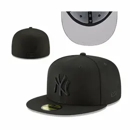 NEW ERA: Чёрная кепка 
