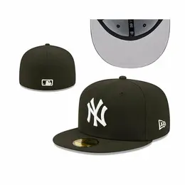 NEW ERA: Зелёная кепка 