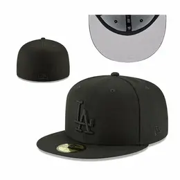 NEW ERA: Чёрная кепка 