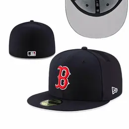 NEW ERA: Чёрная кепка 