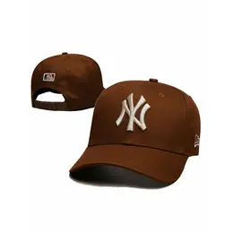 NEW ERA: Тёмная кепка 