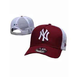 NEW ERA: Яркая кепка 