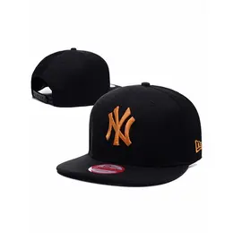 NEW ERA: Чёрная кепка 