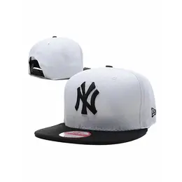 NEW ERA: Белая кепка 