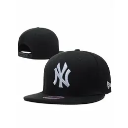 NEW ERA: Чёрная кепка 