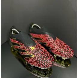 adidas: Золотые кеды 