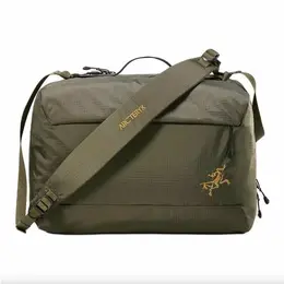 Arc'teryx: Зелёная сумка 