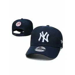 NEW ERA: Тёмная кепка 