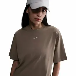 NIKE: Спортивная футболка  Essential