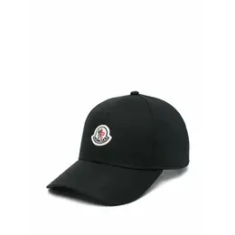 Moncler: Чёрная кепка 