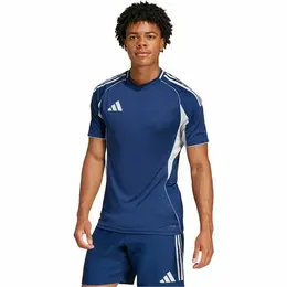 adidas: Спортивная футболка  Tiro