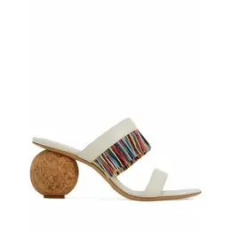 Salvatore Ferragamo: Белые босоножки 