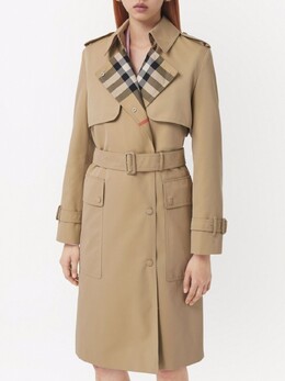 Burberry: Коричневый плащ 