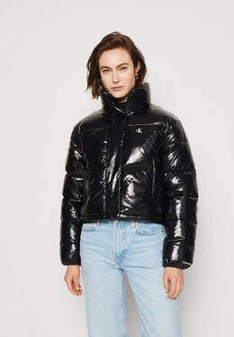 Calvin Klein Jeans: Зимний пуховик 