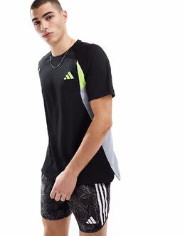adidas Performance: Футболка с цветочным принтом 