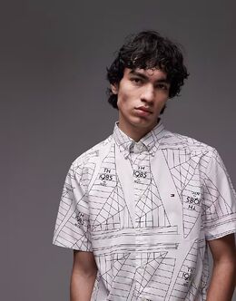 Tommy Hilfiger: Рубашка  Flex с принтом