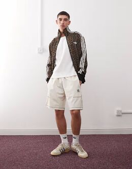 Adidas Originals: Белые шорты 