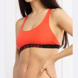 Calvin Klein: Красный бюстгальтер 