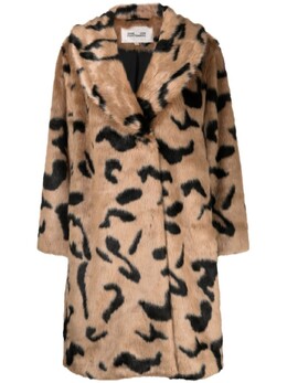 Diane von Furstenberg: Шуба из искусственного меха 