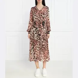 Marc Cain: Красное платье 