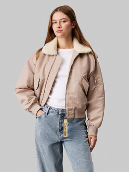 Calvin Klein Jeans: Розовая куртка 