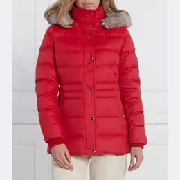 Tommy Hilfiger: Красный пуховик  Tyra
