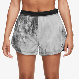 Nike: Шорты  Dri FIT с принтом