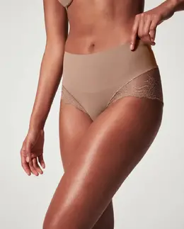 Spanx: Бежевые трусы 