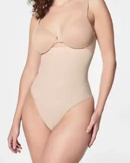 Spanx: Бежевые трусы 