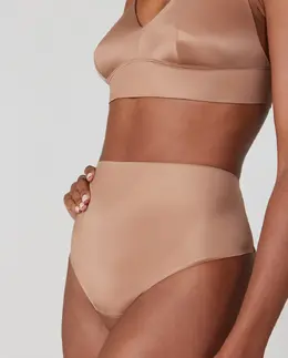 Spanx: Бежевые трусы 