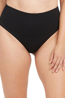 Spanx: Чёрные трусы 