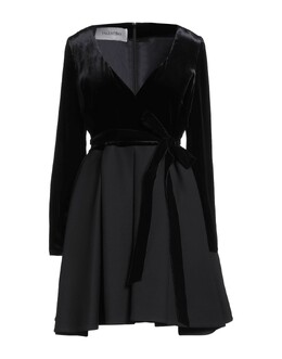 Valentino Garavani: Чёрное платье 