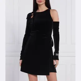 Versace: Чёрное платье 