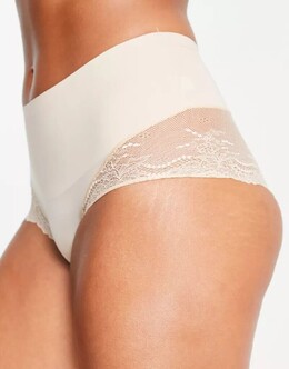 Spanx: Бежевые трусы 