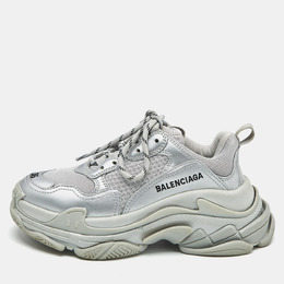 Balenciaga: Серебристые кроссовки  Triple S
