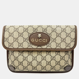 Gucci: Бежевая поясная сумка  GG Supreme
