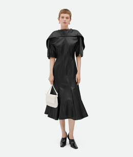 Bottega Veneta: Кожаное платье 
