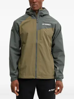 adidas: Двухцветная куртка  Terrex