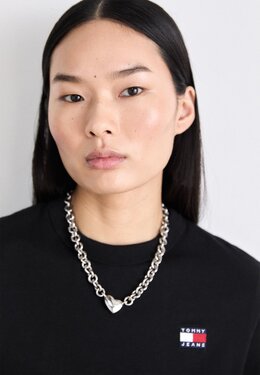 Tommy Jeans: Чёрная футболка 