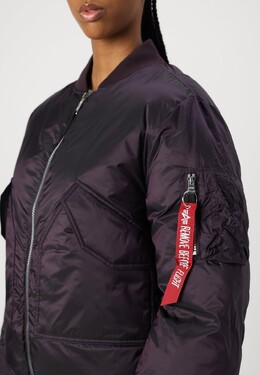 Alpha Industries: Фиолетовая куртка 